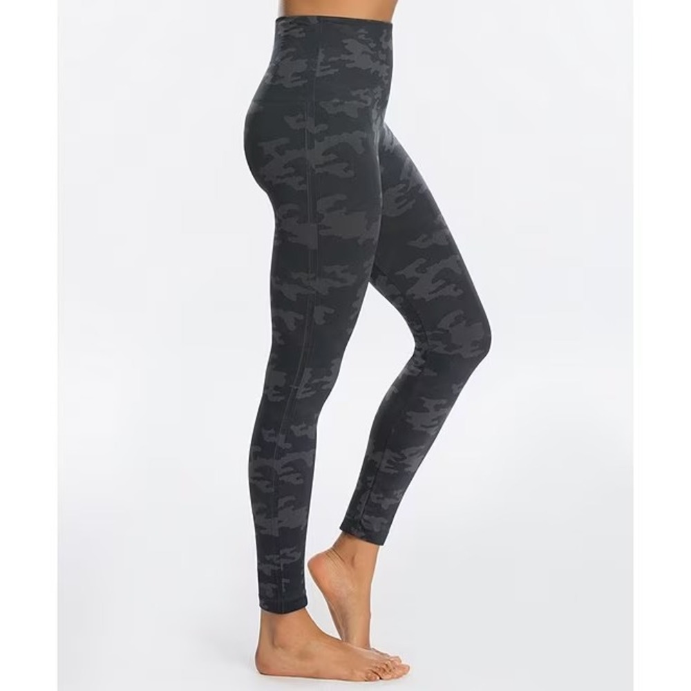 Spanx Camo Leggings Size Medium Slimming Black Gray‎ Stretchy Pull On